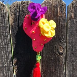 Artesania Mexicana cactus nopal charm keychain